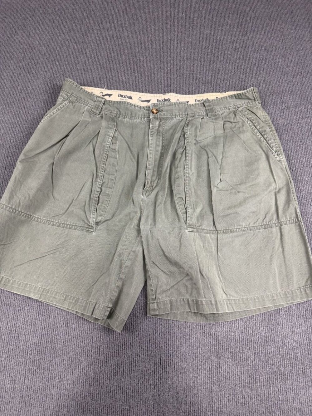 Duxbak Mens Green Pleated Front Shorts Size 46
